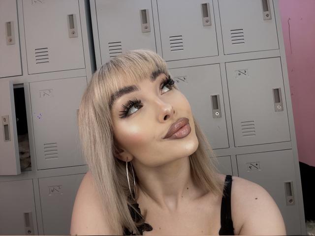 Why not cam2cam with PollyFlirt: Piercings & tattoos