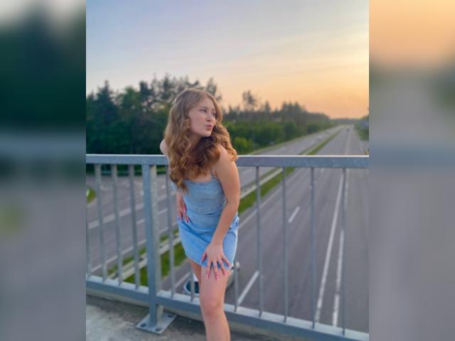Welcome to cammodel profile for LadyRed1919