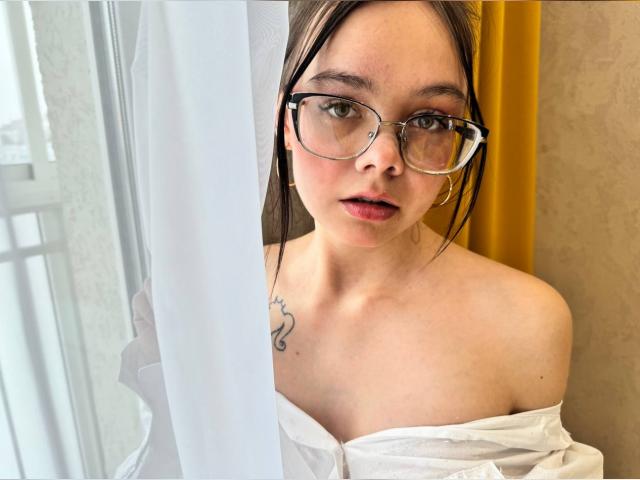 Adult chat with StrawberryLolli: Legs, feet & shoes