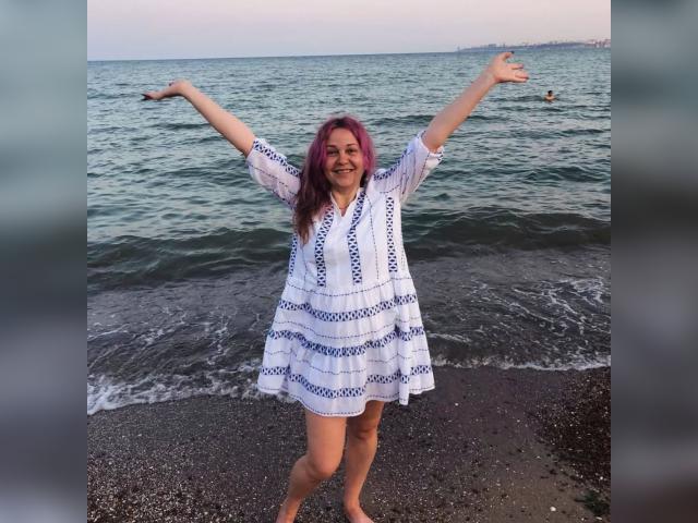 Explore your dreams with webcam model PerlaAmber: Ask about my other interests