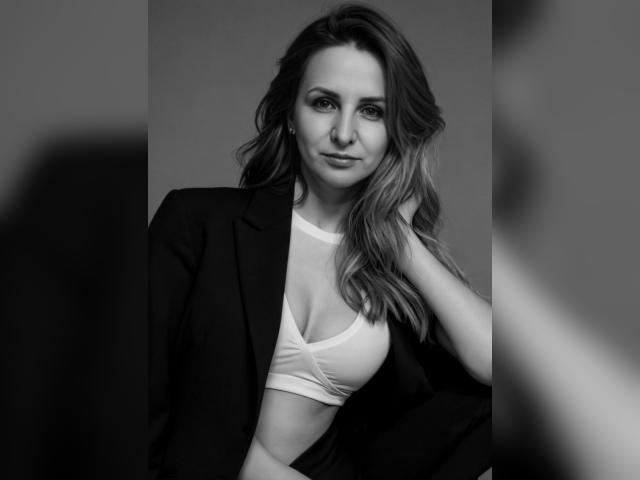 Adult chat with JuliaBlonde: Travel