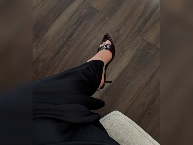 Welcome to cammodel profile for KiMiaCandy: Outfits