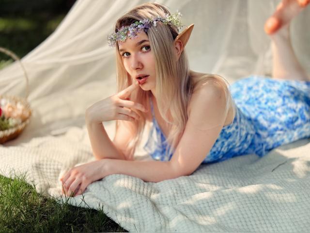 Adult chat with KarolinaRay: Nails