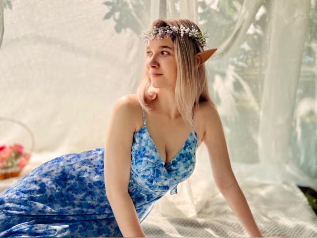 Welcome to cammodel profile for KarolinaRay: Lingerie & stockings
