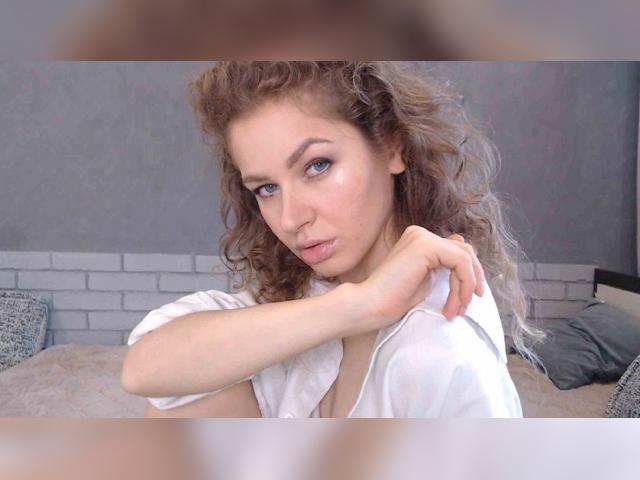 Adult webcam chat with TinnyDomi: Leather