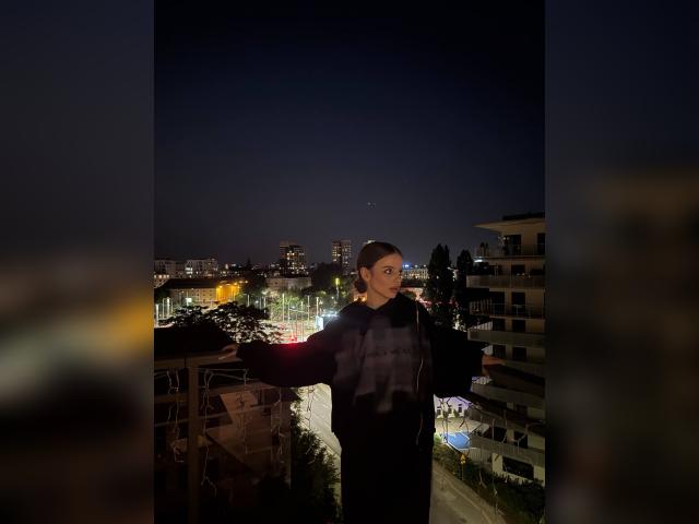 Welcome to cammodel profile for louisexy: Smoking