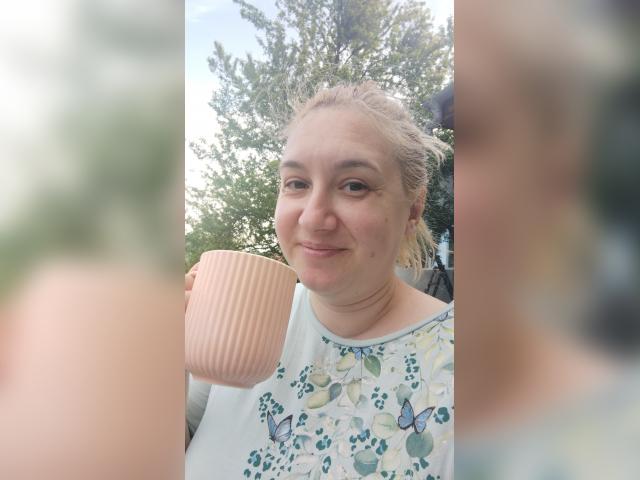 Welcome to cammodel profile for BlondeAmalia: Nails