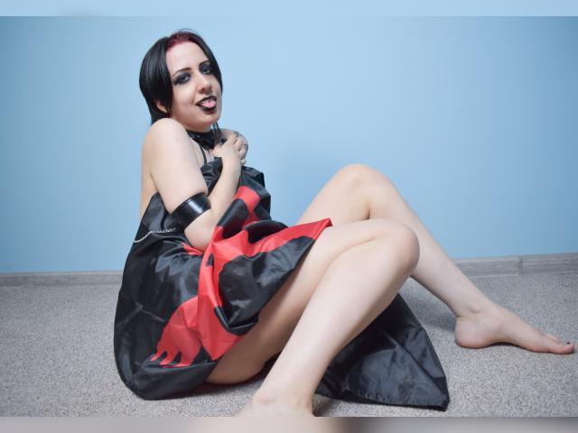 Welcome to cammodel profile for MedusaGorgona: Nipple play