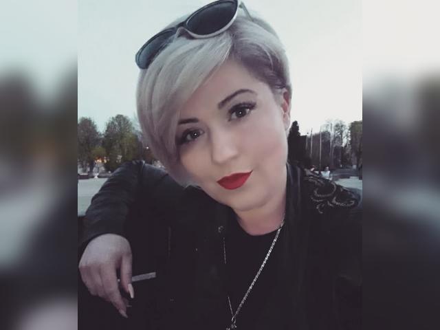 Welcome to cammodel profile for LanaFoxy: Smoking