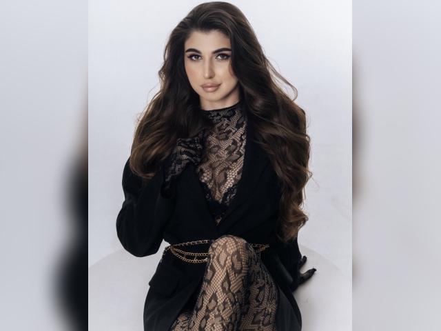 Welcome to cammodel profile for CrystalRose: Dancing