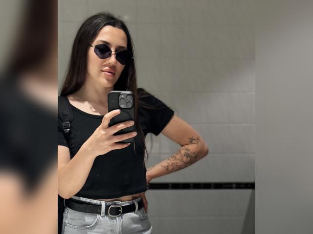 Welcome to cammodel profile for SweetTi: Travel