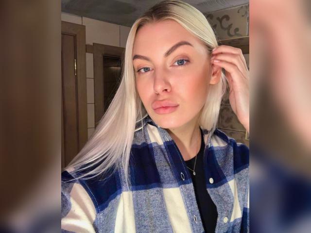 Explore your dreams with webcam model WildMiia: Sports