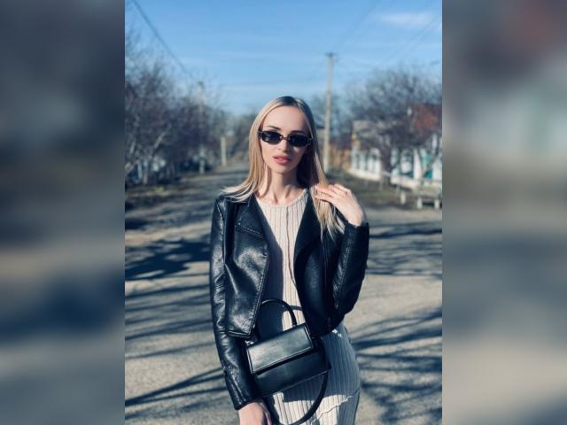 Adult chat with Julietta25