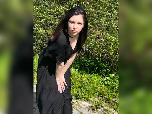 Welcome to cammodel profile for MaryR77: Nails
