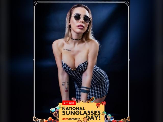 Welcome to cammodel profile for TessaStarr: Kissing