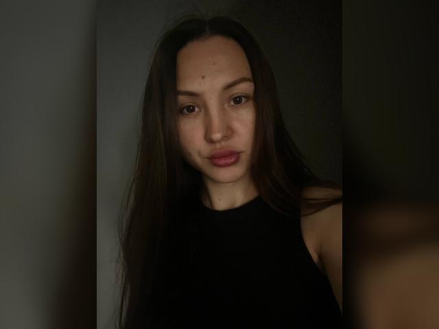 Watch cammodel Ariela1