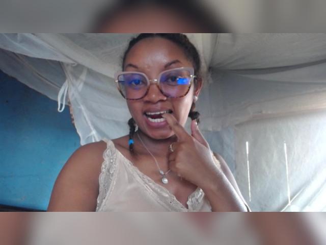 Welcome to cammodel profile for deesse: Lingerie & stockings