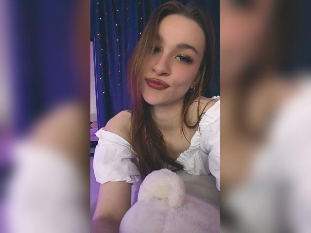 Welcome to cammodel profile for PollyHolly: Ask about my other interests