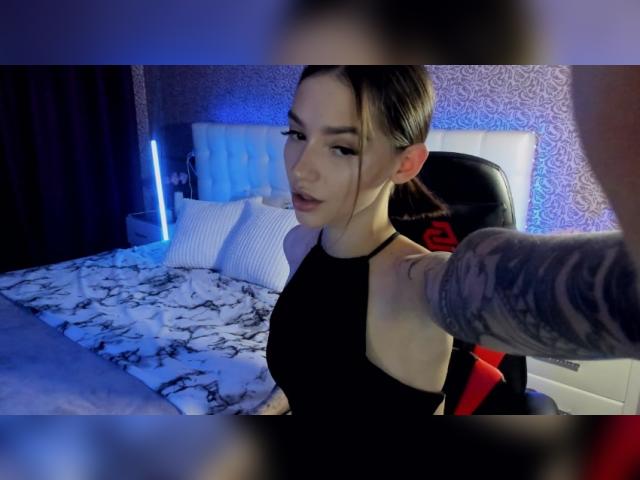 Adult chat with SophieKiss: Legs, feet & shoes