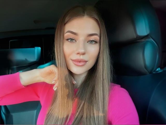 Explore your dreams with webcam model JennaCashy: Domination