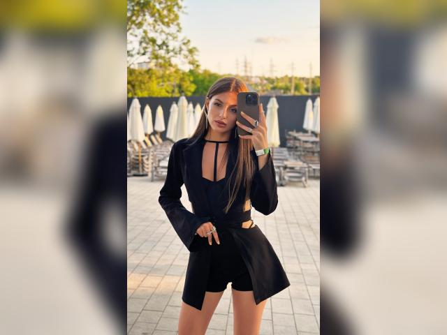 Welcome to cammodel profile for CrystalPetal