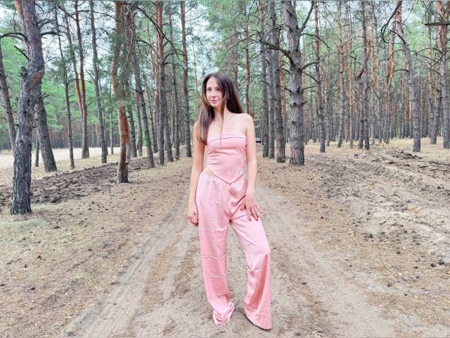 Welcome to cammodel profile for 000Alino4ka93: Travel
