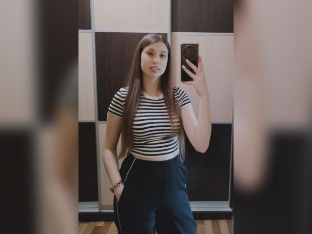 Adult chat with Jessie77