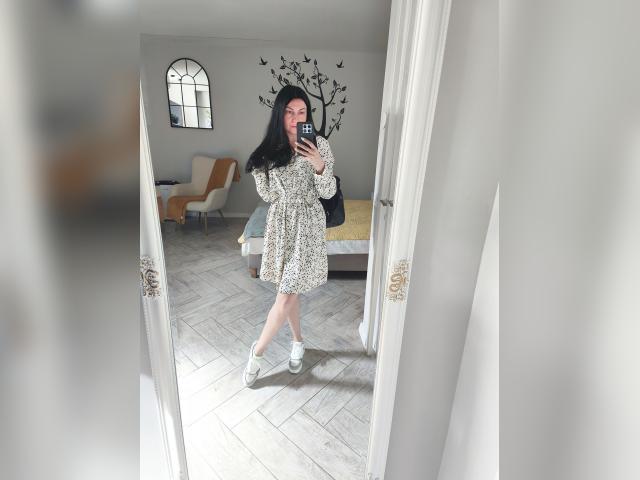 Welcome to cammodel profile for HousewifeSwag: Exhibition