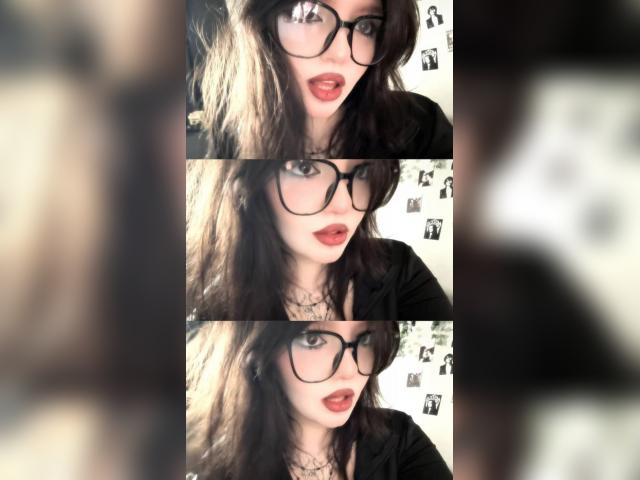 Welcome to cammodel profile for GabriellaSoliis: Nipple play