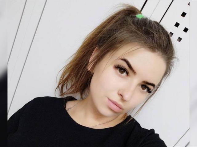 Why not cam2cam with CharmingStar: Travel