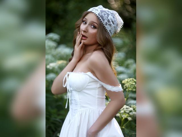 Why not cam2cam with ImogenBlare: Nipple play