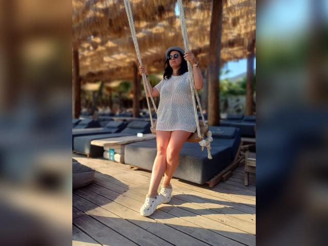Adult chat with CristinAnn: Legs, feet & shoes