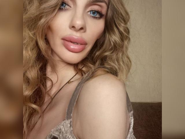 Watch cammodel MargoLin8643: Make up
