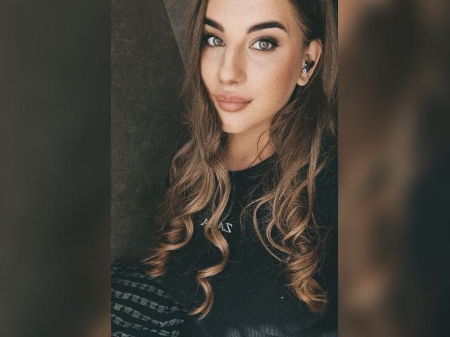 Adult chat with FlowerLeila: Smoking
