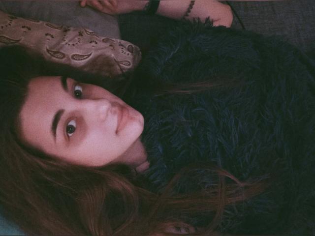 Welcome to cammodel profile for FlowerLeila: Outfits