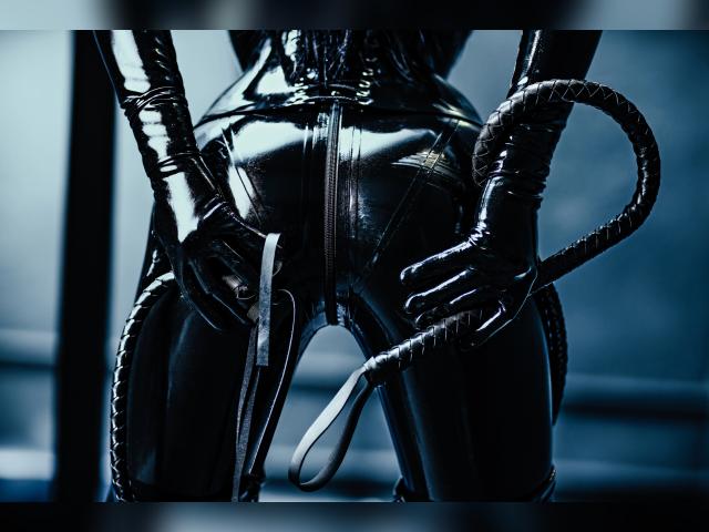 Welcome to cammodel profile for ViktoriaQueen: Leather