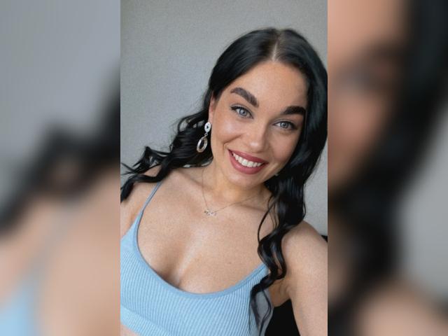 Welcome to cammodel profile for RedLady: Smoking