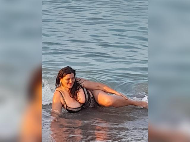 Welcome to cammodel profile for SophiaBliss: Legs, feet & shoes