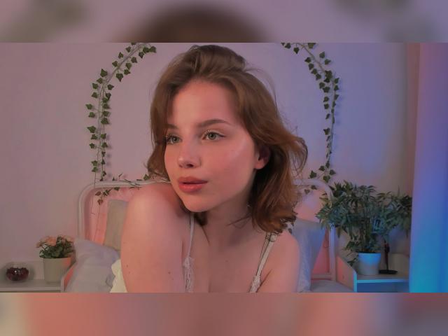 Adult chat with GabiAddams: Nails