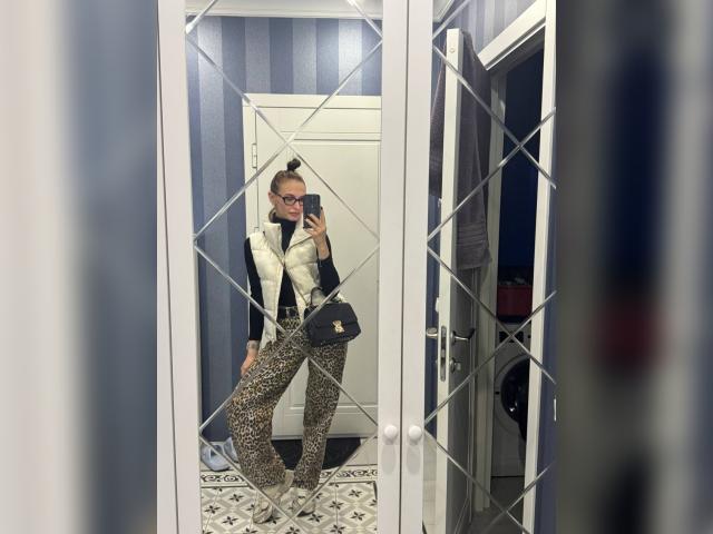 Welcome to cammodel profile for LadySunshine: Smoking