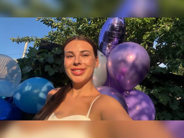 Welcome to cammodel profile for MoonriseGoddess: Legs, feet & shoes