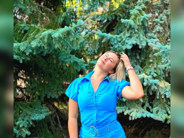 Adult chat with KiraSway: Travel