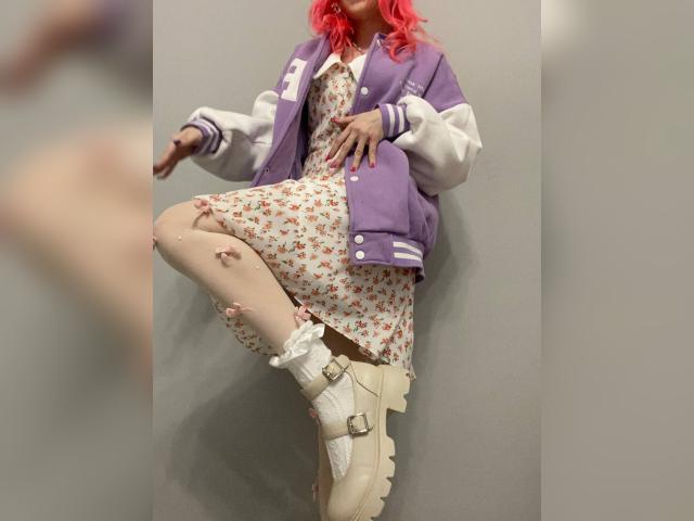 Adult webcam chat with AngelOfGrom: Freckles
