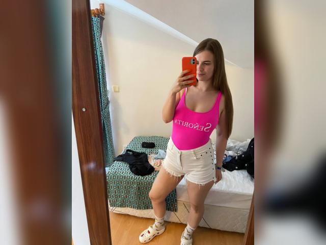 Why not cam2cam with LilyDolly69: Nails