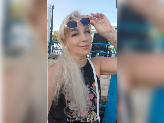 Connect with webcam model ButterflyAlice: Humor