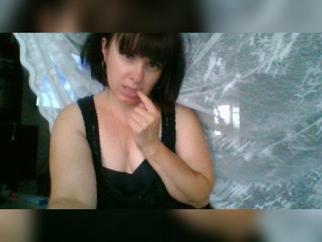 Welcome to cammodel profile for Lily04418kiss: Kissing