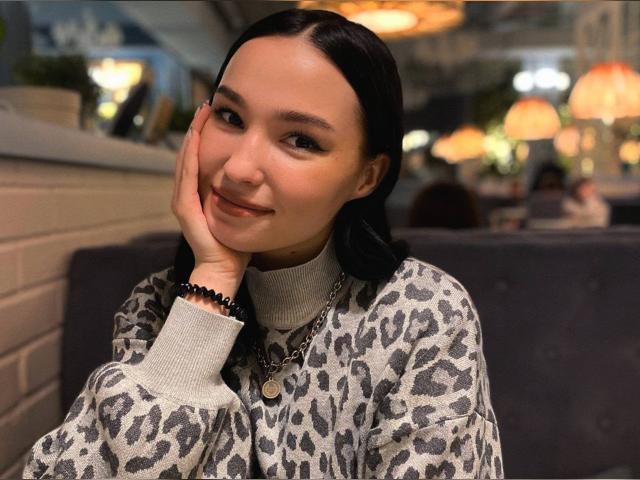 Explore your dreams with webcam model AmandaC89: Humor