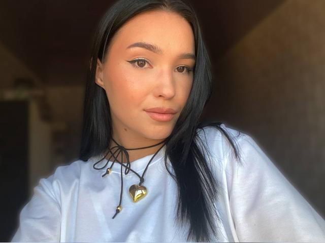 Adult webcam chat with AmandaC89: Smoking