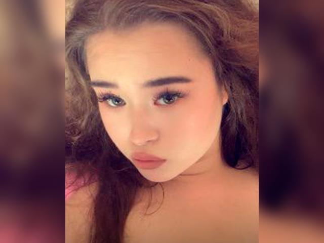 Adult chat with BabyyCheril: Nipple play