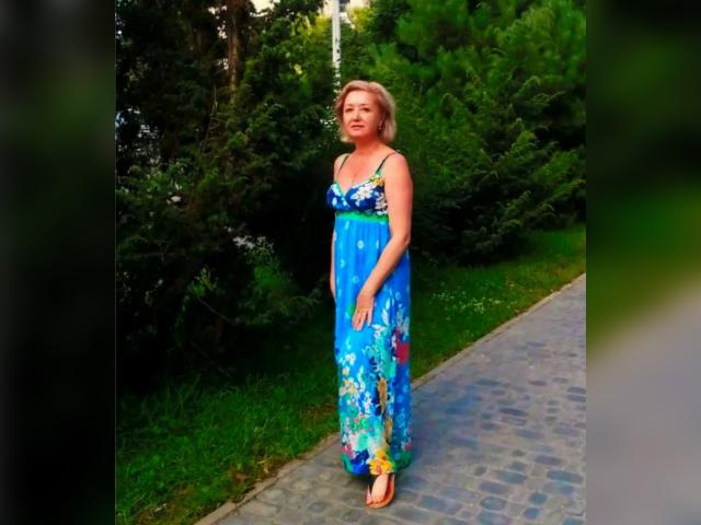 Adult chat with SweetAfyna: Legs, feet & shoes